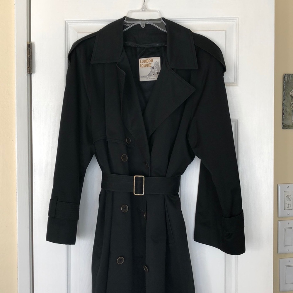 Gorgeous vintage London Towne Trench Coat